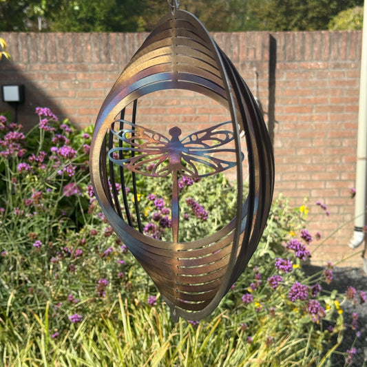 Wind Spinner Libelle – Kunst in Beweging